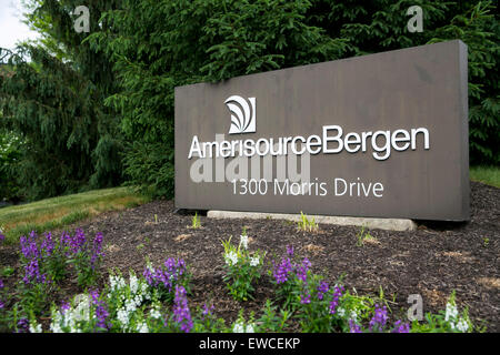 Ein Logo Zeichen außerhalb der Hauptsitz der AmerisourceBergen in Chesterbrook, Pennsylvania. Stockfoto