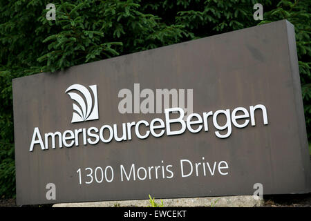 Ein Logo Zeichen außerhalb der Hauptsitz der AmerisourceBergen in Chesterbrook, Pennsylvania. Stockfoto