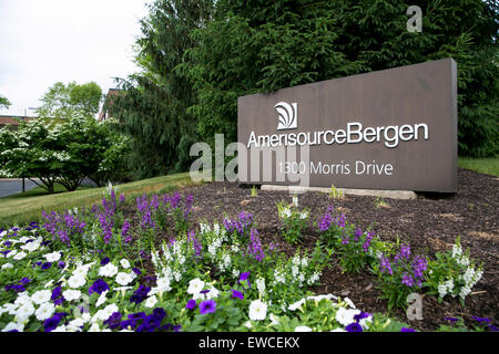 Ein Logo Zeichen außerhalb der Hauptsitz der AmerisourceBergen in Chesterbrook, Pennsylvania. Stockfoto