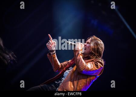Slash ft. Myles Kennedy und die Verschwörer Höchstleistungen live Pinkpop Festival 2015 in Niederlande © Roberto Finizio Stockfoto