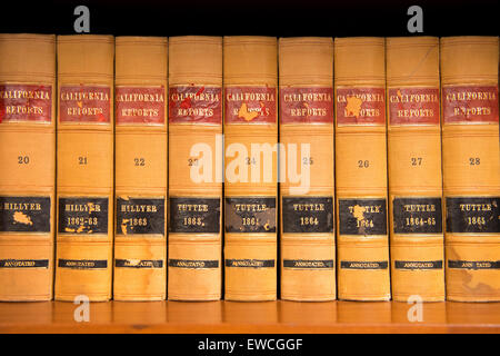Antike California Gesetzesbücher im Regal, San Diego, Kalifornien Stockfoto