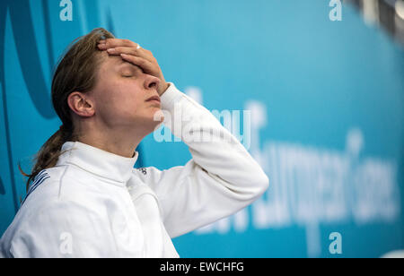 Baku, Aserbaidschan. 23. Juni 2015. Deutschlands Britta Heidemann reagiert Fechten - Frauen individuelle Degen Pool runden bei den Baku 2015 europäischen spielen in Baku Crystal Hall in Baku, Aserbaidschan, 23. Juni 2015. Bildnachweis: Dpa picture Alliance/Alamy Live News Stockfoto