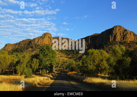 Morgen Blick auf Virgin Rock - Teil des Minerva Hills National Park in Springsure, Queensland. Stockfoto