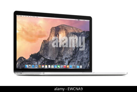 Varna, Bulgaria - November 03, 2013: Front view of a rotated at a slight angle Apple MacBook Pro Retina 15 with OS X Yosemite on Stockfoto