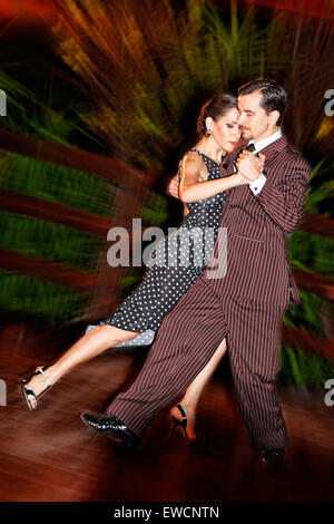Gabriel Marino und Fatima Vitale argentinischen Tango tanzen Stockfoto