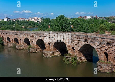 Römische Brücke über den Guadiana Fluss, Merida, Badajoz Provinz, Region Extremadura, Spanien, Europa Stockfoto