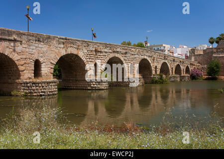 Römische Brücke über den Guadiana Fluss, Merida, Badajoz Provinz, Region Extremadura, Spanien, Europa Stockfoto