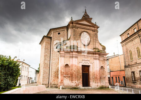 Fassade des XVIII Jahrhunderts Kirche, die Kirche von Pius Wahlrecht in Cotignola, Italien Stockfoto