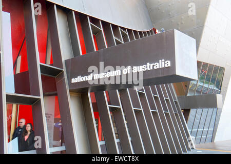 Das National Museum of Australia bewahrt Australiens sozial-und Gesellschaftsgeschichte, wichtige Themen, Menschen und Ereignisse, Acton, Canberra erkunden Stockfoto