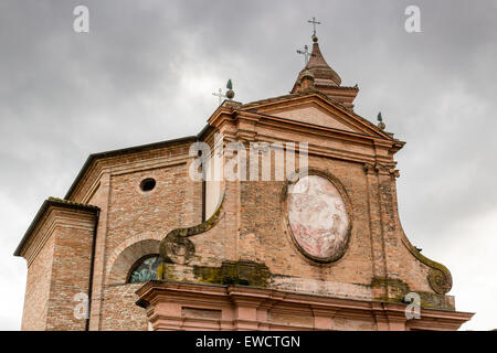 Fassade des XVIII Jahrhunderts Kirche, die Kirche von Pius Wahlrecht in Cotignola, Italien Stockfoto