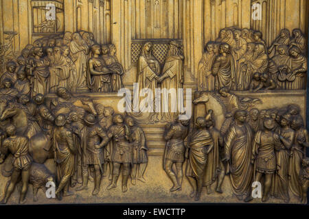 Relief von Salomo und der Königin von Saba, Osten Tore des Paradieses Türen, Baptisterium in Florenz, Italien Stockfoto