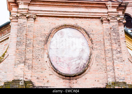 Fassade des XVIII Jahrhunderts Kirche, die Kirche von Pius Wahlrecht in Cotignola, Italien Stockfoto