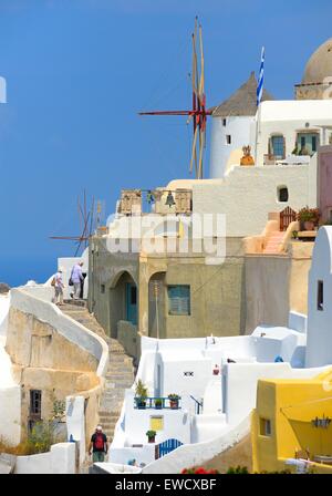 Das Dorf Oia Santorini Griechenland. Stockfoto