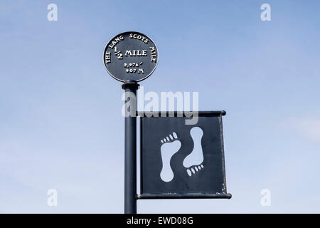 Die Scots Meile Lang Zeichen auf halben Weg am Meer promenade in Ayr, South Ayrshire, Strathclyde, Schottland, UK, Großbritannien Stockfoto