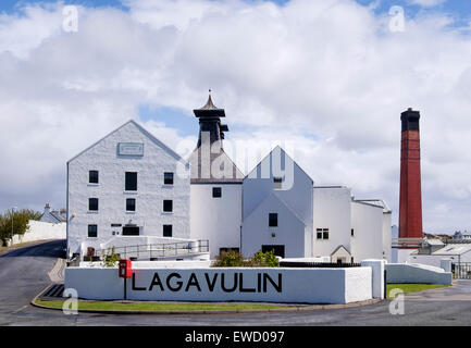 Whisky Distillery bei Lagavulin, schottischen Single Malt Whisky oder Scotch in Port Ellen, Isle of Islay Inneren Hebriden Western Isles Schottland Großbritannien Stockfoto