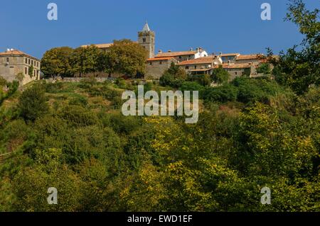 Ansicht von Hum, offiziell als die kleinste Stadt der Welt aufgeführt. Istrien, Kroatien Stockfoto