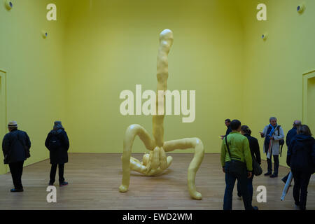 Pavillon von Großbritannien auf der Biennale in Venedig 2015. Gran Bretagna. "I SCREAM DADDIO" Künstlerin Sarah Lucas. Stockfoto