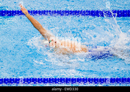 Baku, Aserbaidschan. 23. Juni 2015. Tomas Franta von Tschechien konkurriert in der Männer 100m Rücken schwimmen Halbfinale in Baku 2015 1. European Games in Baku, Aserbaidschan, 23. Juni 2015. © David Tanecek/CTK Foto/Alamy Live-Nachrichten Stockfoto