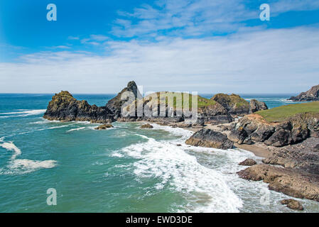 Kynance Cove, Lizard, Cornwall.  Oft sagte, unter den schönsten Stränden der Welt zu sein. Stockfoto