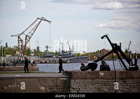 Kronstadt - eine Marinebasis der russischen Ostseeflotte. Hafen Hafen Stockfoto