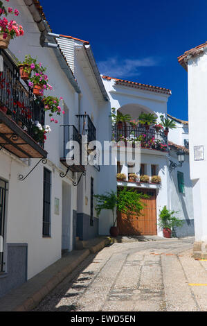 Dorfstraße in Los Marines, Sierra Morena, Provinz Huelva, Andalusien, Spanien Stockfoto