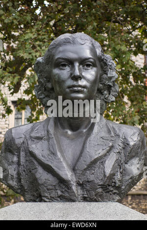 Porträt von Violette Szabo, Special Operations Executive Memorial, Albert Embankment, London, England. Stockfoto