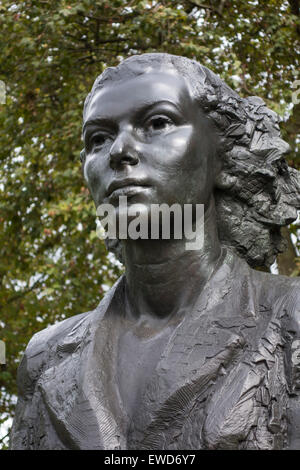 Porträt von Violette Szabo, Special Operations Executive Memorial, Albert Embankment, London, England. Stockfoto