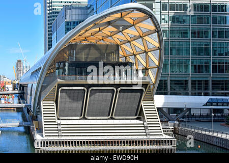 Crossrail Place Einzelhandel & Dachgarten Komplex über der neuen Elizabeth U-Bahnlinie am Canary Wharf Crossrail Bahnhof East London Docklands UK Stockfoto