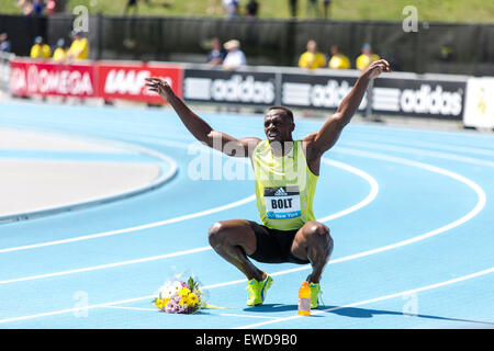 Usain Bolt (JAM) nach dem Sieg der Herren 200m beim 2015 Adidas NYC Diamond League Grand Prix Stockfoto