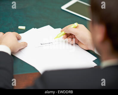 Markieren von Wörtern in einer Teamarbeit-definition Stockfoto