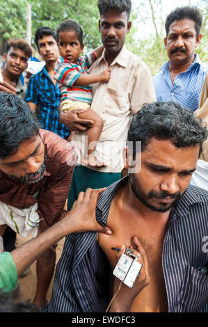 Anhänger nehmen Teil Kodungalloor Bharani Festival in Kerala, Indien. Stockfoto