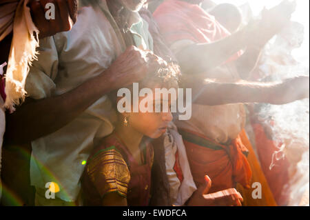 Anhänger nehmen Teil Kodungalloor Bharani Festival in Kerala, Indien. Stockfoto