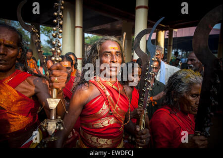 Anhänger nehmen Teil Kodungalloor Bharani Festival in Kerala, Indien. Stockfoto