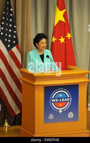 Washington, DC, USA. 23. Juni 2015. Chinesischer Vize-Premier Liu Yandong spricht auf der siebten Führung Austausch und Dialog in Washington, DC, USA, China und den USA Frauen am 23. Juni 2015. Die siebte China-US-Frauen Führung Austausch und Dialog fand hier am Dienstag. © Wang Lei/Xinhua/Alamy Live-Nachrichten Stockfoto