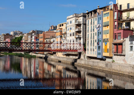 Riverside-Gebäude in der Altstadt von Girona, Katalonien, Spanien Stockfoto