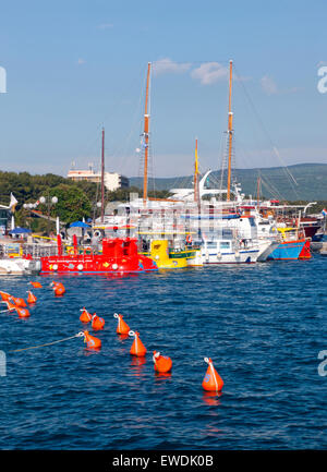 Insel Krk alte Stadt am Wasser. Insel Krk, Kroatien Stockfoto