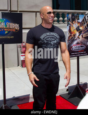 Los Angeles, USA. 23. Juni 2015. Schauspieler Vin Diesel besucht die Premiere der Universal Studios Hollywood Achterbahnfahrt'schnell & wütend--Kompressor' in Universal City in Kalifornien, USA, am 23. Juni 2015. Bildnachweis: Yang Lei/Xinhua/Alamy Live-Nachrichten Stockfoto