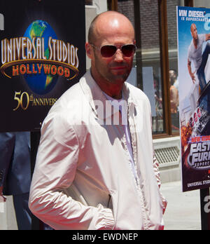 Los Angeles, USA. 23. Juni 2015. Schauspieler Jason Statham besucht die Premiere der Universal Studios Hollywood Achterbahnfahrt'schnell & wütend--Kompressor' in Universal City in Kalifornien, USA, am 23. Juni 2015. Bildnachweis: Yang Lei/Xinhua/Alamy Live-Nachrichten Stockfoto