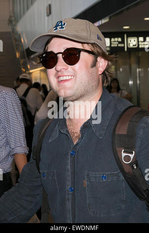 Chiba, Japan. 24. Juni 2015. US-amerikanischer Schauspieler Haley Joel Osment kommt am Narita International Airport am 24. Juni 2015, Chiba, Japan. Osment ist in Japan zur Förderung seines Films "Tusk.'' Bildnachweis: Rodrigo Reyes Marin/AFLO/Alamy Live-Nachrichten Stockfoto