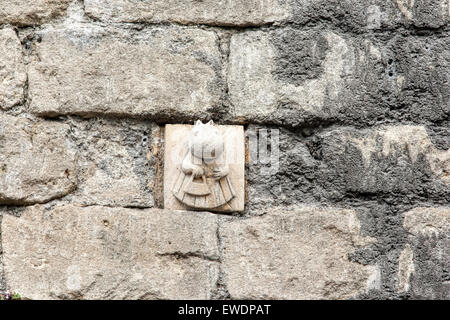 Stone Gesicht handgeschnitzt in Bath-Stein an der Wand der Walcot Street im Bad eine der mehr als 30 grotesken auf dem Display. Stockfoto