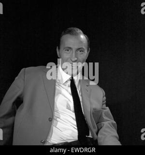 Deutscher Nachrichtensprecher Karl Heinz Köpcke, Deutschland 1960er Jahre. German News Moderator Karl Heinz Koepcke, Deutschland der 1960er Jahre. Stockfoto