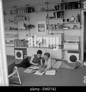 Deutscher Tänzer und Choreograf Herbert F. Schubert, Deutschland der 1960er Jahre. Deutsche Tänzerin und Choreografin Herbert F. Schubert, Deutschland der 1960er Jahre. Stockfoto