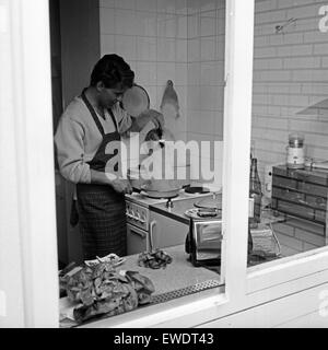 Deutscher Tänzer und Choreograf Herbert F. Schubert, Deutschland der 1960er Jahre. Deutsche Tänzerin und Choreografin Herbert F. Schubert, Deutschland der 1960er Jahre. Stockfoto