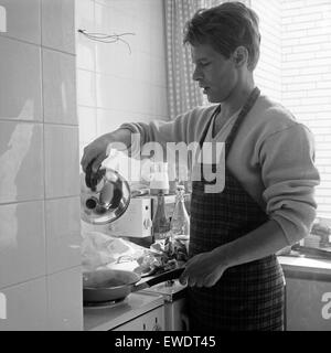 Deutscher Tänzer und Choreograf Herbert F. Schubert, Deutschland der 1960er Jahre. Deutsche Tänzerin und Choreografin Herbert F. Schubert, Deutschland der 1960er Jahre. Stockfoto