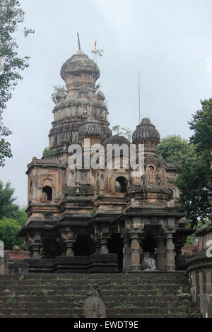 Ansicht von Dakshin Kashi Mandir. Mahuli Sangam. Satara. Maharashtra. Indien Stockfoto