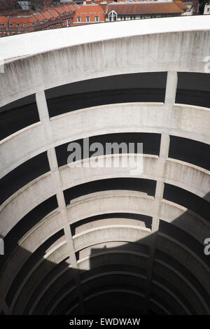 Cabot Circus Spirale Parkhaus gebaut aus Stahlbeton in Bristol England UK Stockfoto