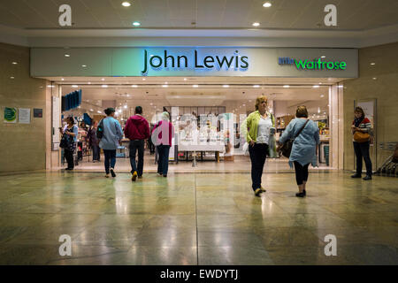 Eingang zum Kaufhaus John Lewis in West Quay Einkaufszentrum Stockfoto