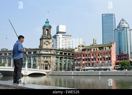 Shanghai-Henan - Sichuan Road Suzhou River (Creek in der Nähe der Uferpromenade Bund) chinesische China (Shanghai Postamt 1924) Stockfoto