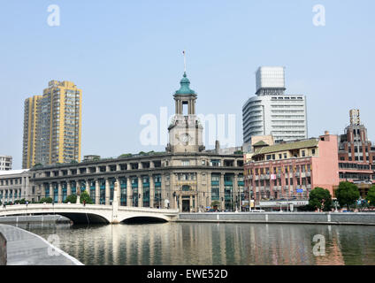 Shanghai-Henan - Sichuan Road Suzhou River (Creek in der Nähe der Uferpromenade Bund) chinesische China (Shanghai Postamt 1924) Stockfoto