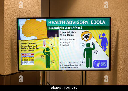 Miami Florida, Internationaler Flughafen, MIA, Schild, Information, Gesundheitsberatung, Ebola, CDC, Centers for Disease Control & Prevention, FL150324001 Stockfoto